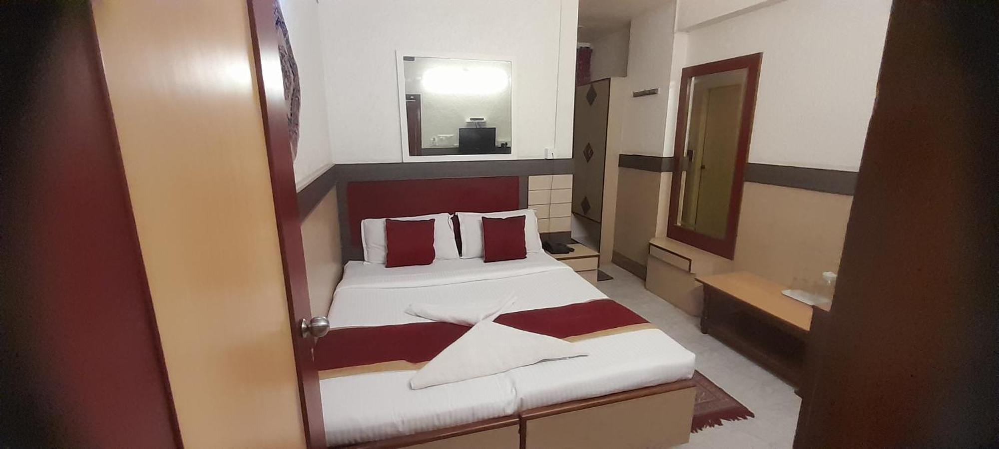 Hotel Lalbagh Gardenia Bangalore Exteriör bild